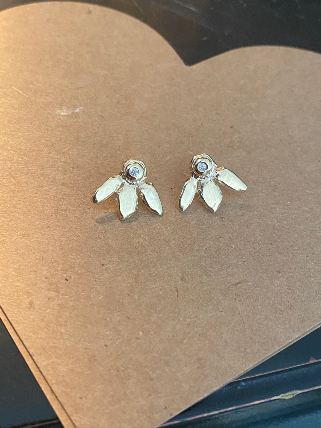 Sweet flower diamond earrings